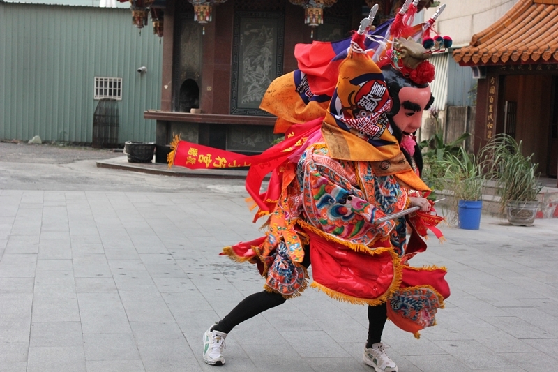 背三太子環島、主持台語行腳節目，「新台灣人」吉雷米堅持15年的初衷