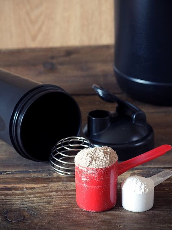 只有健身才可以喝嗎？乳清蛋白服用量及優缺點懶人包！