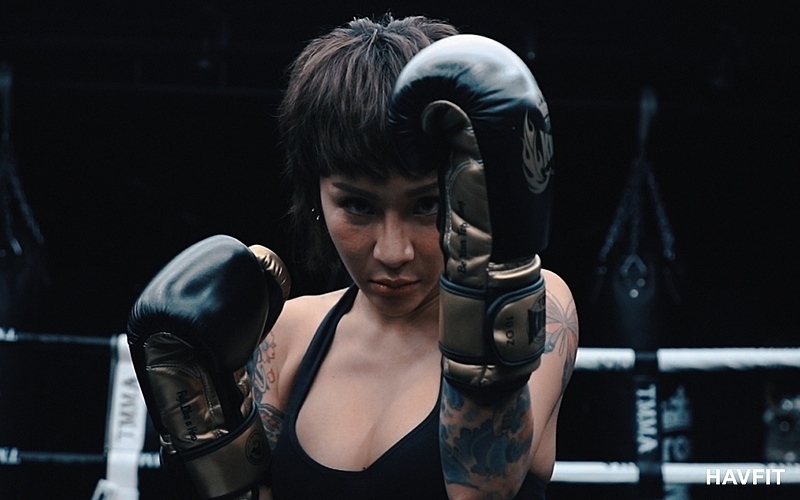 擁抱人生每段故事，我懷著溫柔與堅毅前行－梁云菲Nana