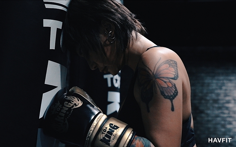 擁抱人生每段故事，我懷著溫柔與堅毅前行－梁云菲Nana