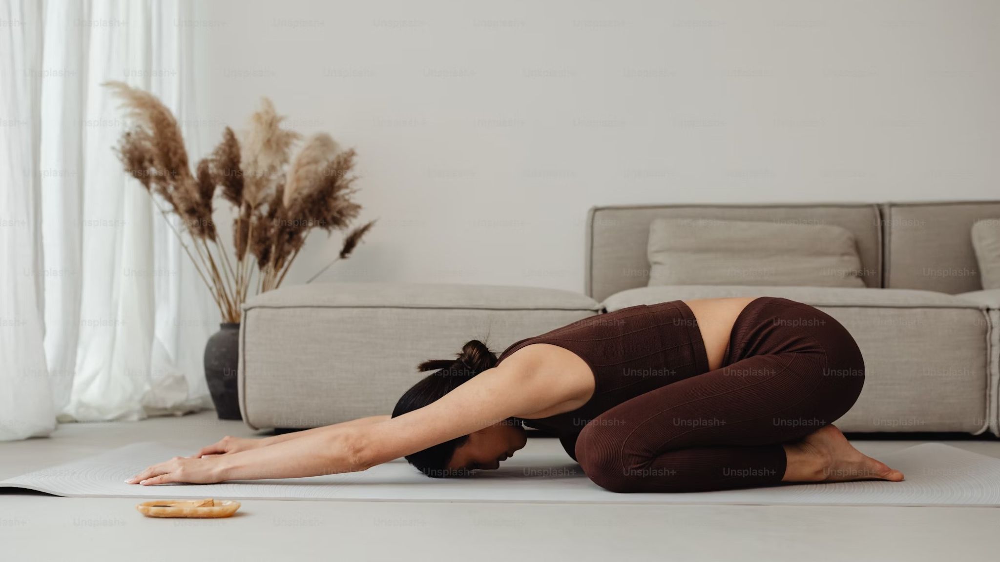 拉背運動,放鬆背部,筋膜運動,身體智慧,脊椎保健,鄭雲龍